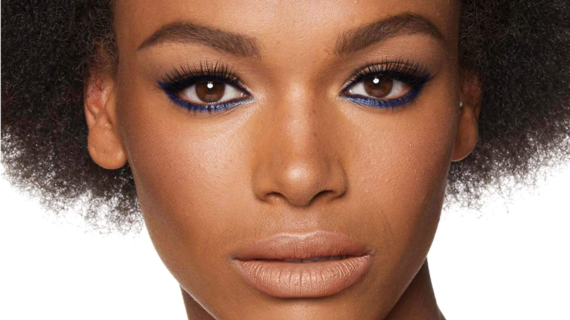 10 Bold Eyeliner Colors To Try Out For Fall