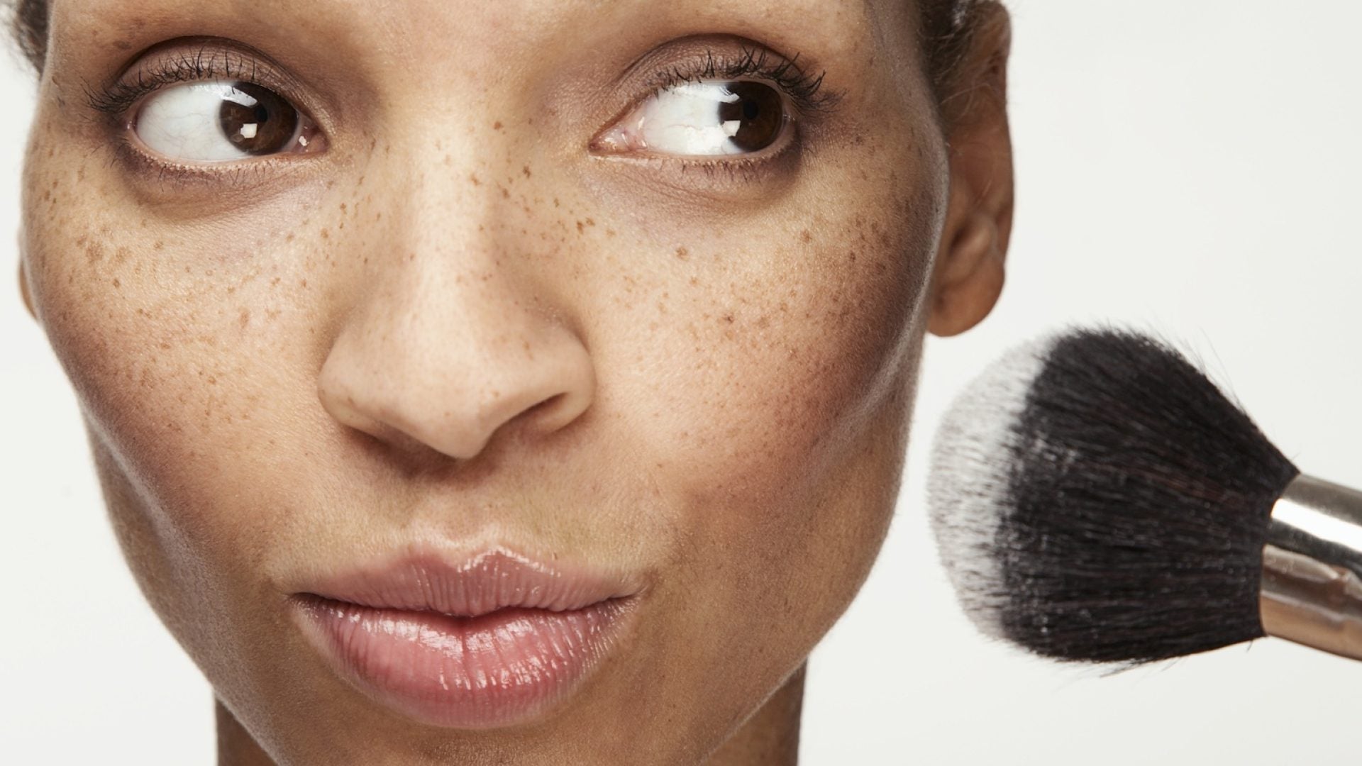 Beauty Secrets: How To Contour With Priscilla Ono