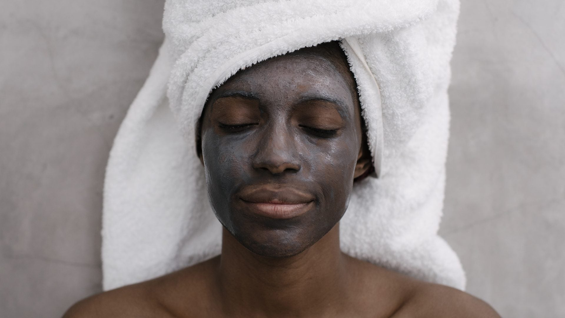 The Best Hydrating Skincare Ingredients For Colder Months—According To A Dermatologist