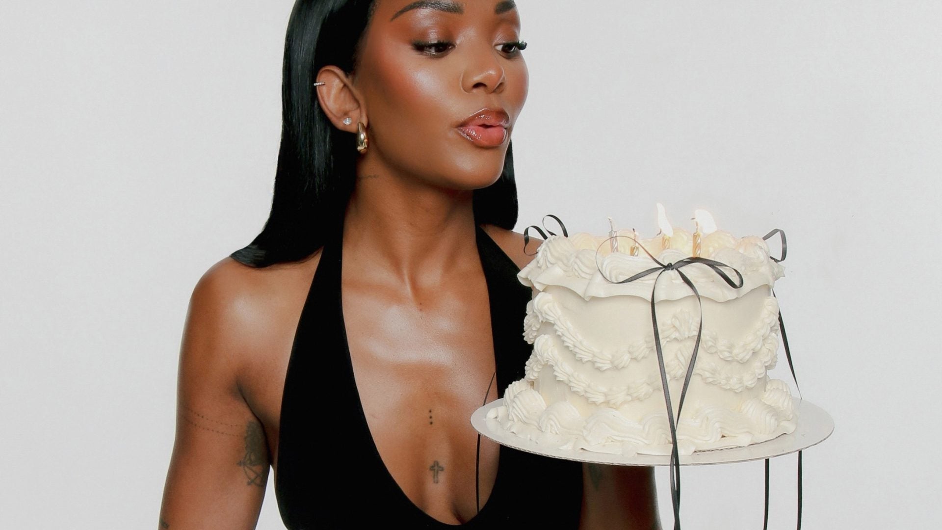 Essence Fashion Digest: Elisa Johnson Expands To Jewelry, Sebastien Ami Reveals New Line, And More